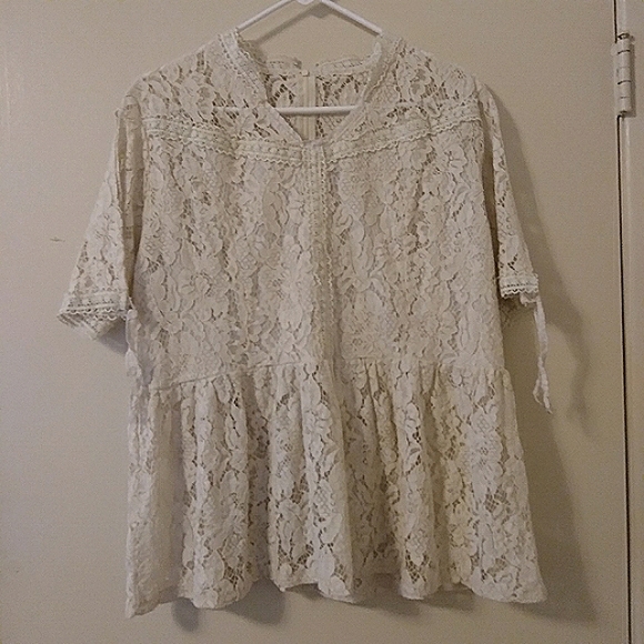 Cream Lace Peplum Cold Shoulder Blouse, Size: Medium. - Picture 8 of 9